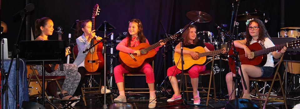 Cours - Ateliers groupe musical Cours - Ateliers groupe musical