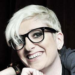 Charlotte - Professeure de chant